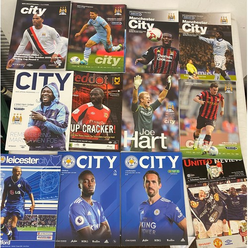 943 - Large selection of over 120 football programs 1990-2022, 33 home clubs mostly premiership