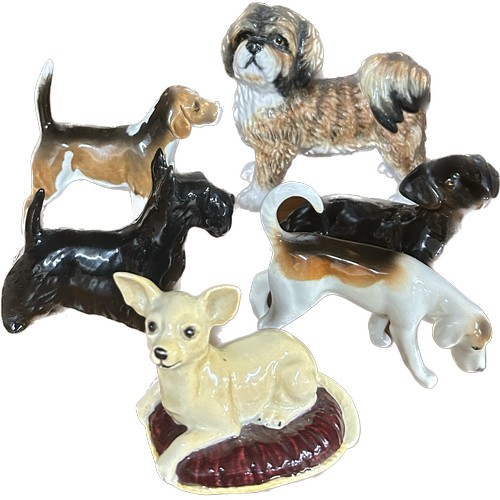 715 - 2 Vintage Beswick Beagles, Dashhound,  Scotty dog, Cocker spaniel, chihuahua, large Shitshu, all in ... 