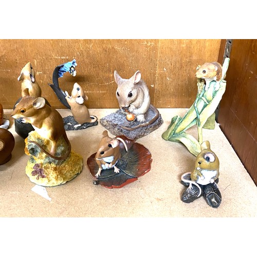 684 - Selection of field mice ornaments to include Leonardo collection, Beatrix Potter, Border Fine art, A... 