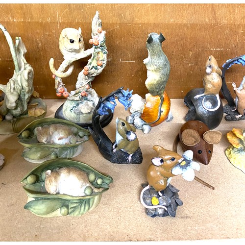 684 - Selection of field mice ornaments to include Leonardo collection, Beatrix Potter, Border Fine art, A... 