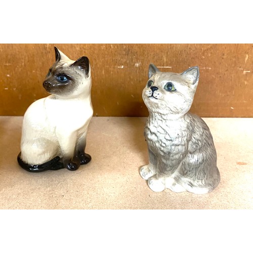 670 - Royal Doulton Siamese sitting cat figurines #1887, 1296 and Royal Doulton sitting cat, all in good o... 