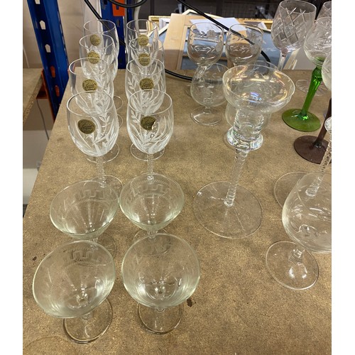 973 - Large selection of vintage and later cut glass etc