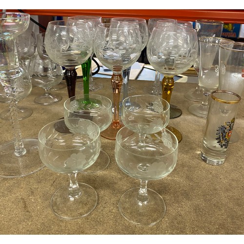 973 - Large selection of vintage and later cut glass etc