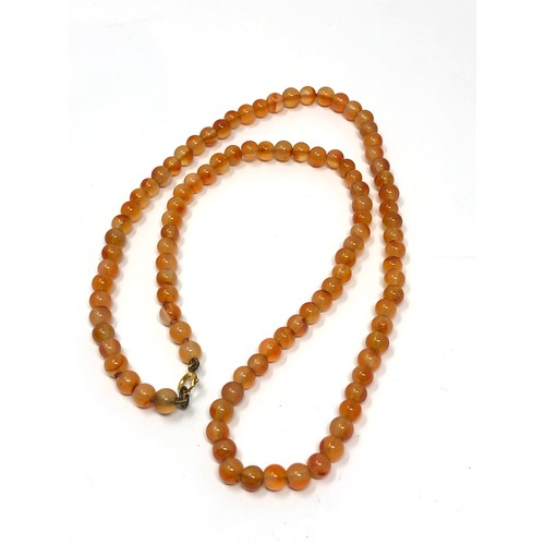 280 - 9ct gold clasp vintage amber beads single strand necklace (28.1g)