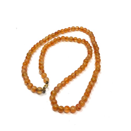 280 - 9ct gold clasp vintage amber beads single strand necklace (28.1g)