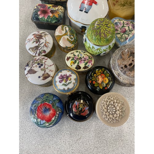 680 - Large selection of assorted Pottery Trinkets includes Masons, Macdonald etc