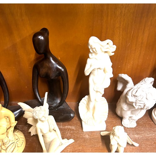 705 - Selection of assorted figures includes Ifestos, made in italy, Pynn etc