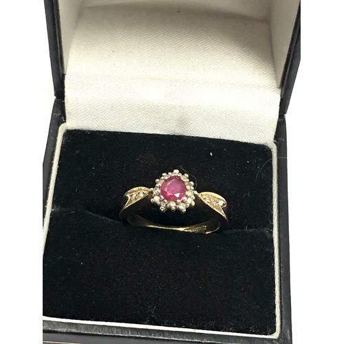 283 - 9ct gold ruby heart & diamond cluster ring (2.7g)