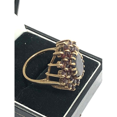 312 - 9ct gold vintage garnet cluster cocktail ring (6.4g)