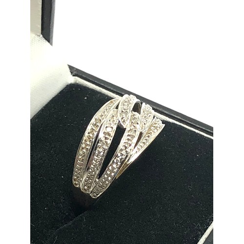 316 - 9ct gold diamond set stylised knot ring (3.7g)