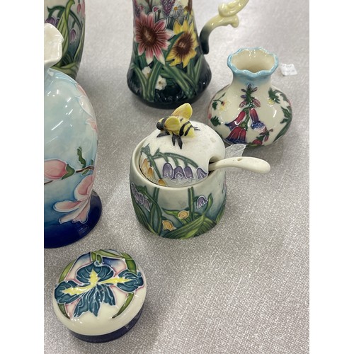 953 - Selection of Old Tipton ware pottery includes Vase, Jug, Honey pot etc height of vase 8.5cm