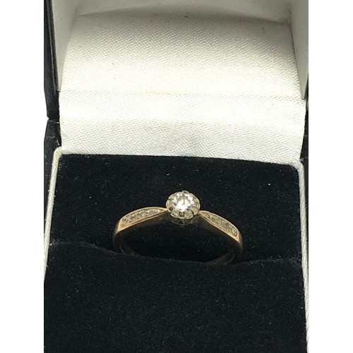 289 - 9ct gold vintage diamond solitaire ring (2.3g)