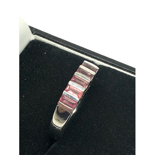 287 - 9ct white gold pink gemstone dress ring (2.4g)