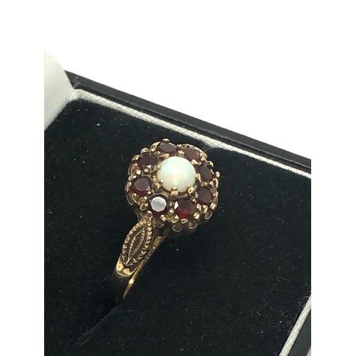 286 - 9ct gold vintage pearl & garnet cluster ring (2.5g)