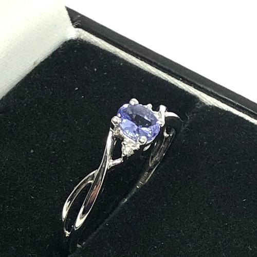 167 - 9ct white gold tanzanite & diamond dress ring (1.5g)