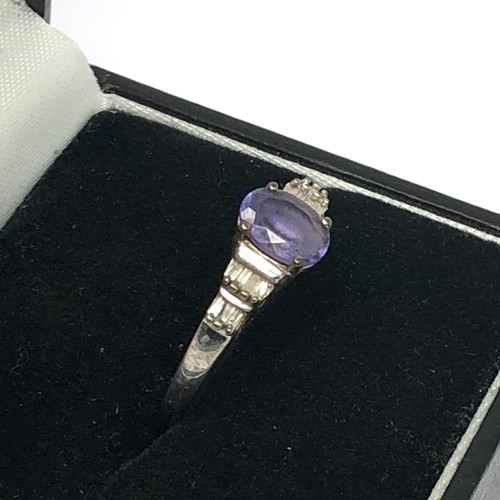 122 - 9ct gold tanzanite & diamond dress ring (2.8g)