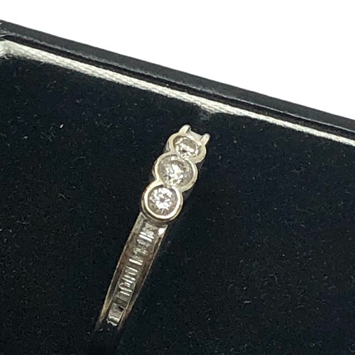 151 - 9ct gold diamond set trillogy ring (2g)