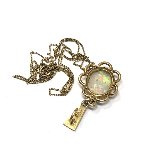 133 - 9ct gold vintage opal set flower pendant necklace (1.8g)