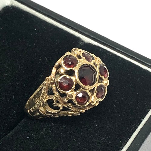 146 - 9ct gold vintage garnet cluster ring (2.5g)