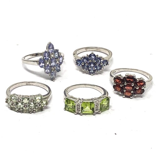 351 - 5 x .925 gemstone set rings including tanzanite, garnet and tggc (20g)