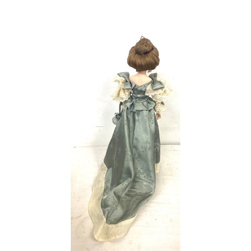 826 - Franklin Mint Maisie Louise Waltx doll on stand in original box