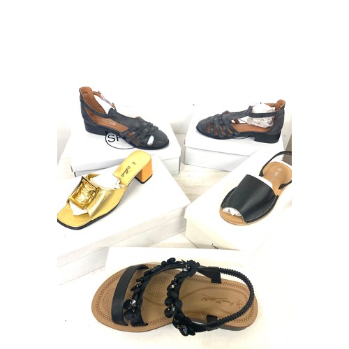 878 - Selection of ladies shoes and sandals, various sizes