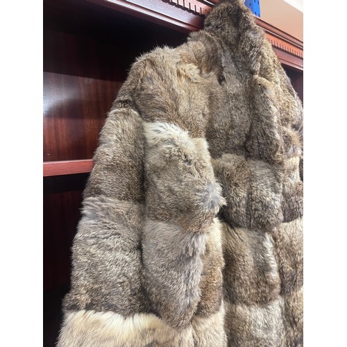 918 - Vintage Ladies fur coat