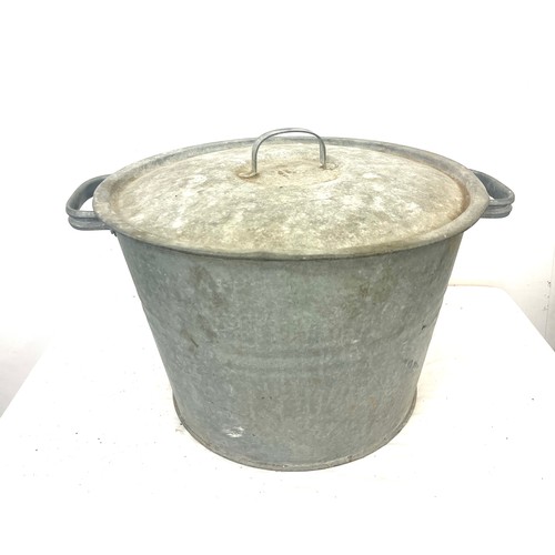 946 - Vintage galvanished lidded bucket, overall height 11 inches, Diameter 19 inches