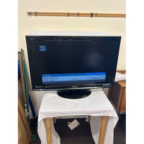 1211 - Panasonic 37 inch TV, working order but has no remote