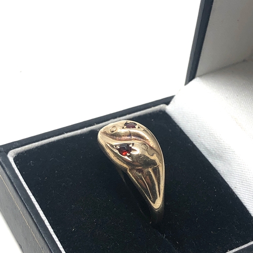 76 - Antique 9ct gold snake ring garnet eyes weight 3.2g