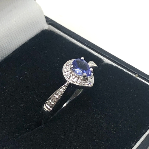 80 - 9ct white gold diamond & tanzanite ring weight 2.3g