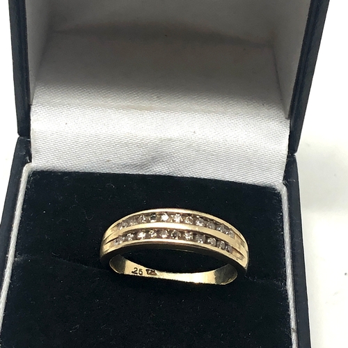 81 - 9ct gold diamond ring weight 2.5g set with .25ct diamonds