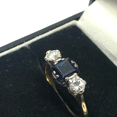 94 - Fine vintage 18ct gold diamond & sapphire ring weight 3.1g