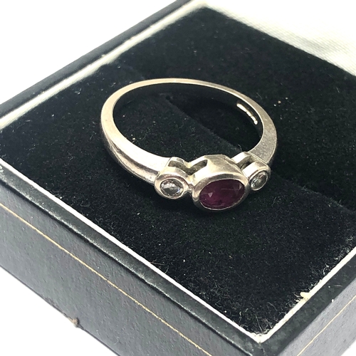 95 - Fine vintage 18ct white gold diamond & ruby ring weight 3.5g