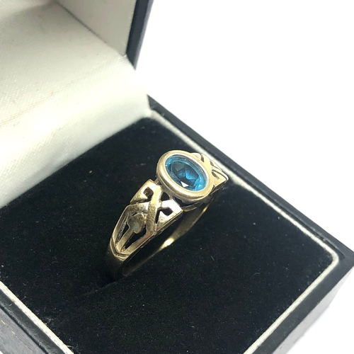 103 - 9ct gold topaz ring weight 3g