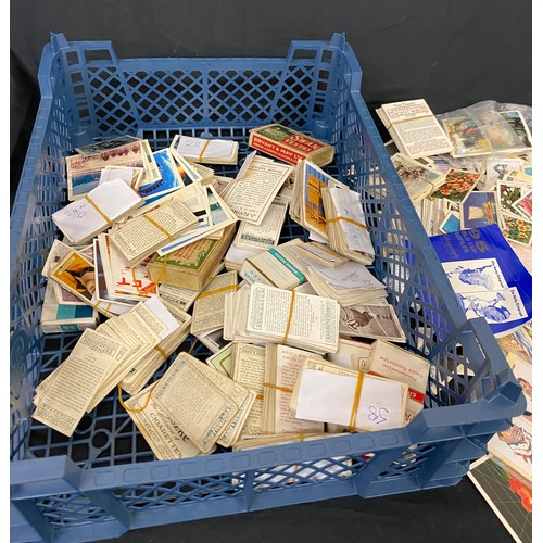 7 - Large selection of vintage cigarette cards