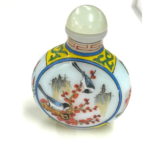 500 - Vintage oriental glass handpainted snuff bottle, markings to base 8cm