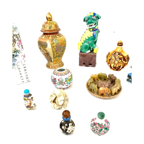 46 - Selection vintage and later oriental pieces to include lidded vase, snuff bottles, flower vase etc