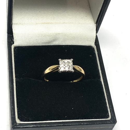 60 - 9ct gold diamond ring set with 0.15ct diamonds weight 1.5g