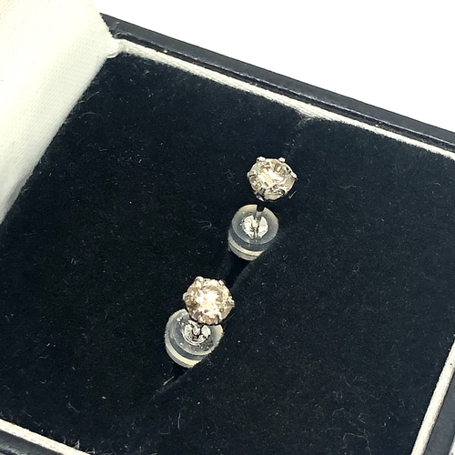 114 - Platinum diamond stud earrings 0.50 ct diamonds