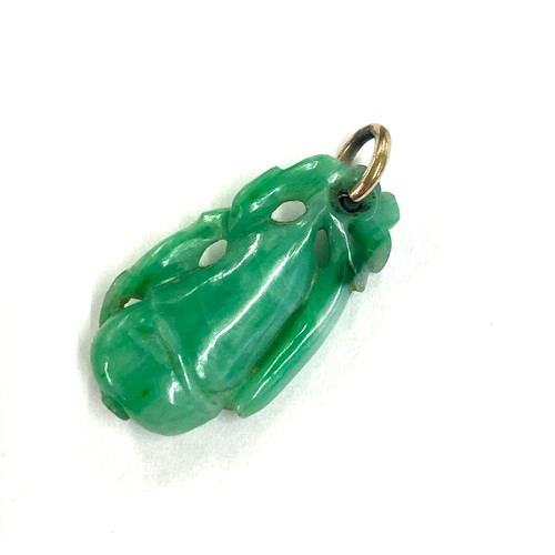 515 - Chinese carved green jade pendant