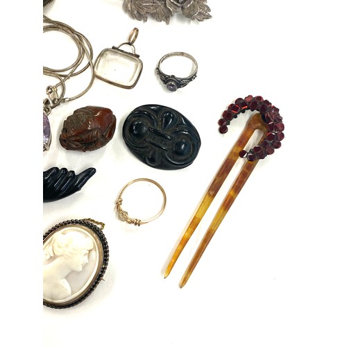 518 - Selection of antique/vintage costume jewellery