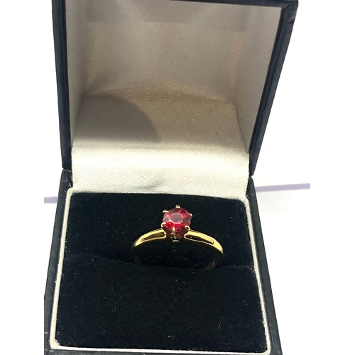 126 - Vintage 14ct gold red gemstone ring weight 2.3g