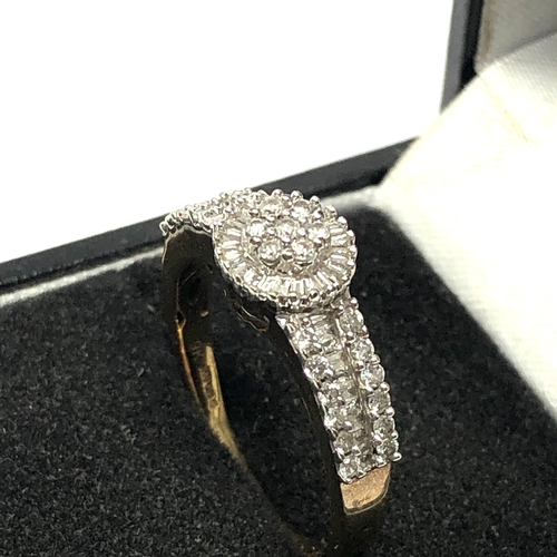 129 - Fine 9ct gold diamond ring est 0.60ct diamonds weight 3.4g