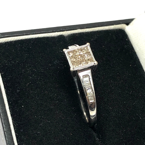 130 - Fine 9ct white gold diamond ring est 0.30ct diamonds weight 2.4g