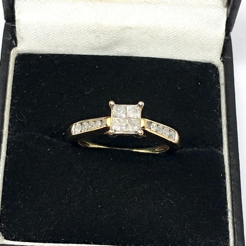 131 - Fine 9ct gold diamond ring est 0.50ct diamonds weight 2.3g