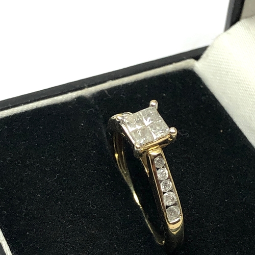 131 - Fine 9ct gold diamond ring est 0.50ct diamonds weight 2.3g