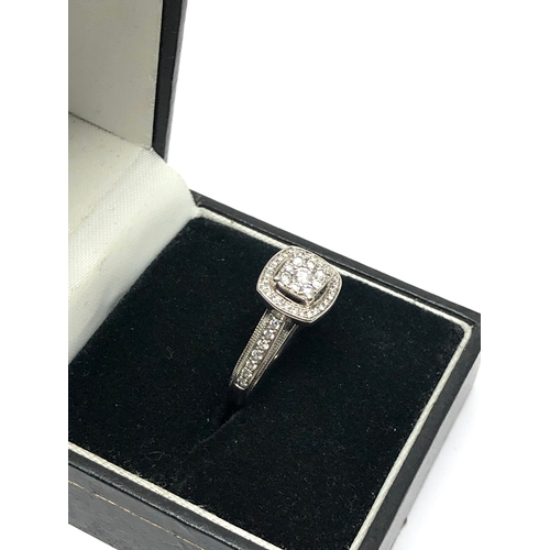 132 - Fine 9ct white gold diamond ring est 0.35ct diamonds weight 2.6g