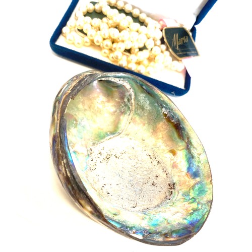 501 - Vintage Marta costume pearl necklace, large Abalone shell, approximate shell measurements: 5 inches