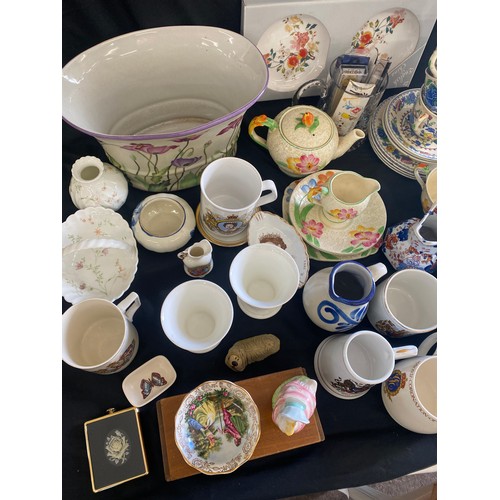 186 - Selection of vintage and later pottery includes Masons etc